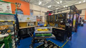 xtrēmachēn29 resting in team 48's pit area